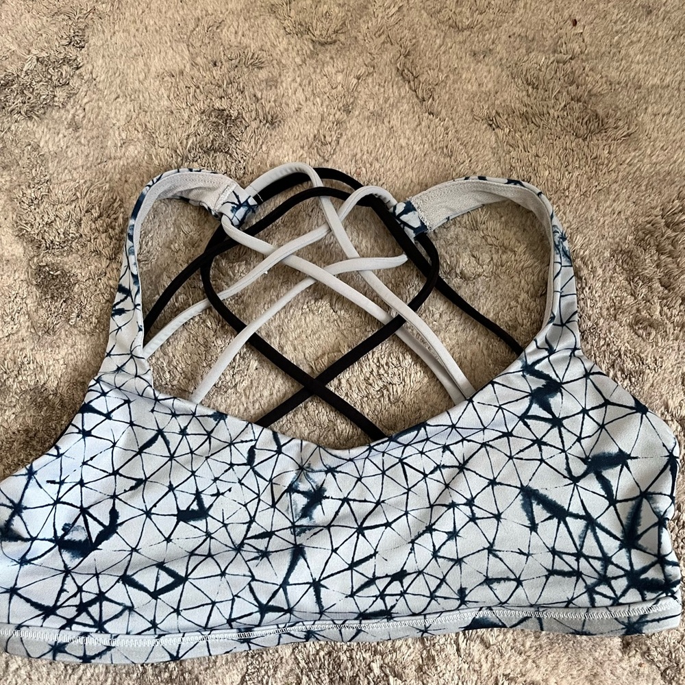 Lululemon active Sports bra, 4 way stretch, multi straps on the back . Mint
